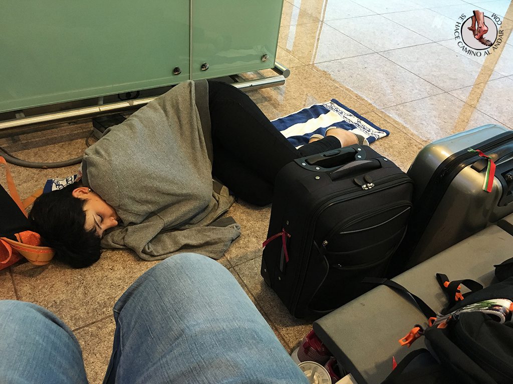 Dormir suelo aeropuerto Barcelona