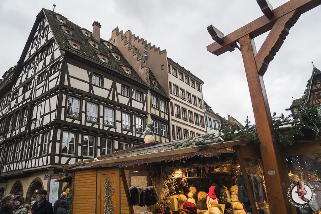 Estrasburgo mercado Christkindelsmarik edificios