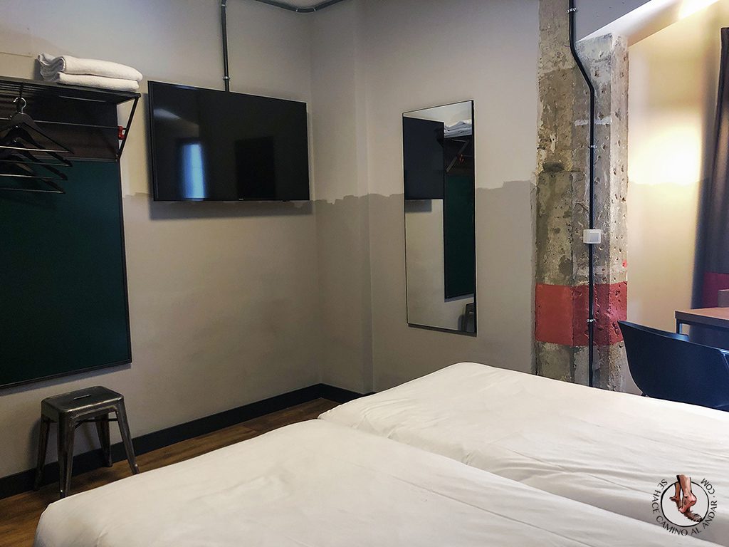 Hostel barato en Madrid Generator habitacion tele