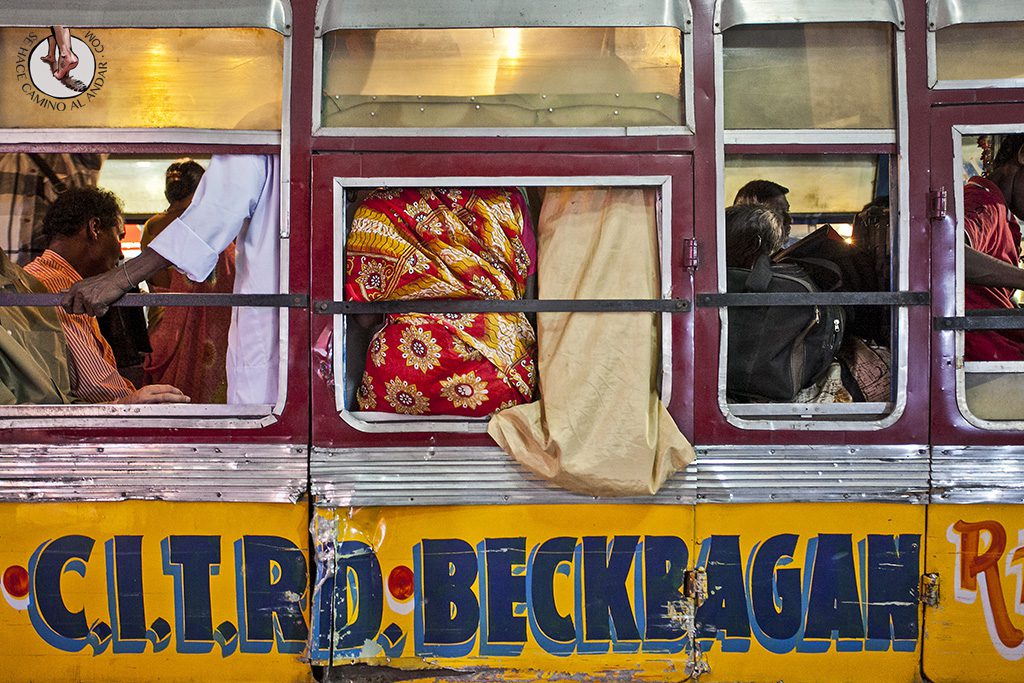 Ventanilla de autobús indio