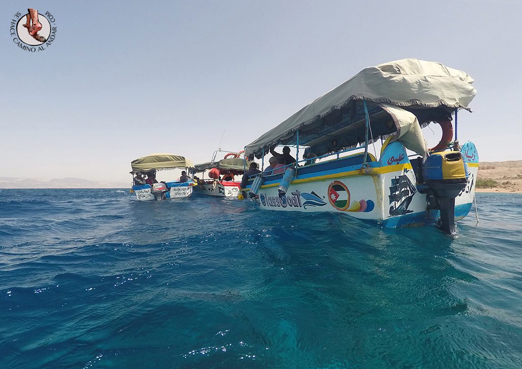 organizar viaje a jordania mar rojo barco fondo cristal