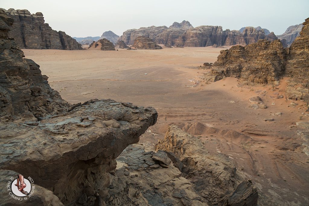organizar viaje a jordania wadi rum rocas