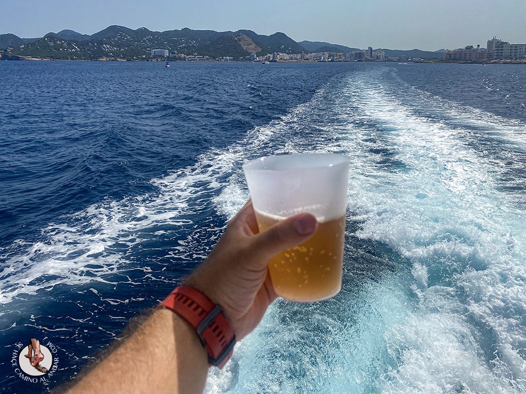 paseo barco ibiza barralibre cerveza