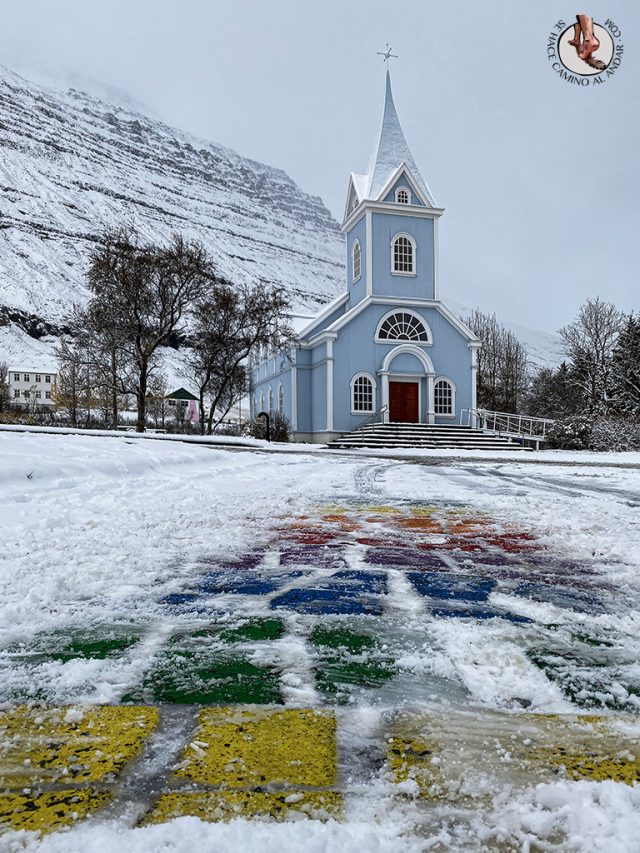 ring road islandia dia 4-7 Seydisfjordur iglesia