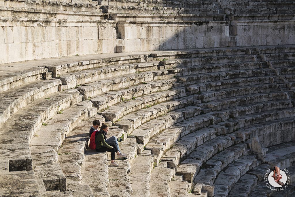 visitar amman un dia teatro romano escaleras